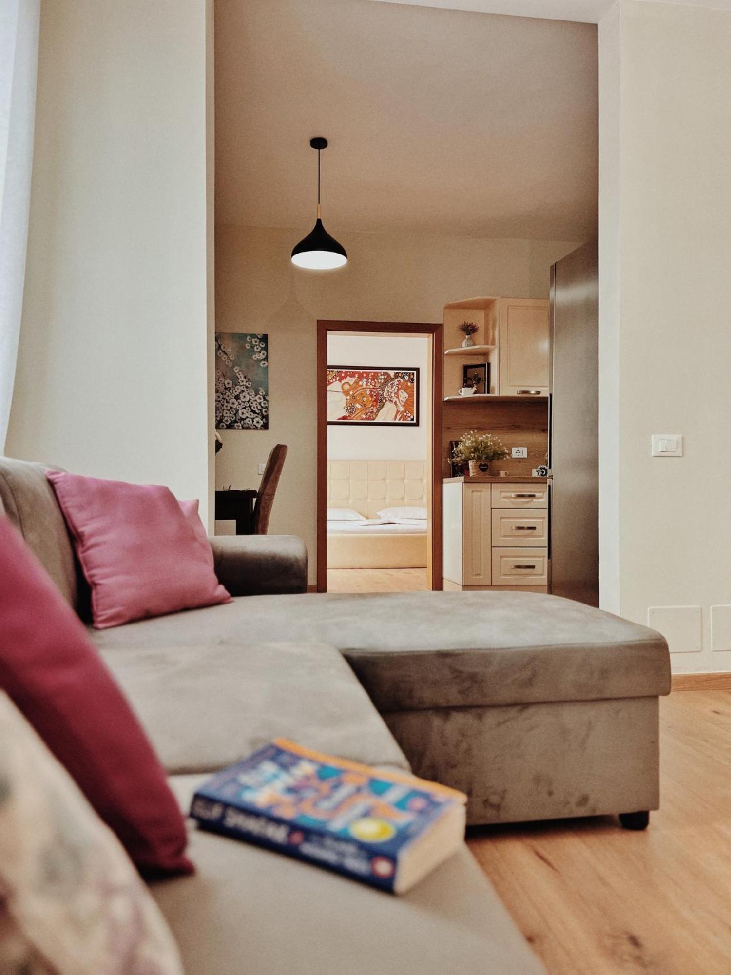 Cozy Rooftop Apartment - Your Home, Away From Home! Tirana Zewnętrze zdjęcie