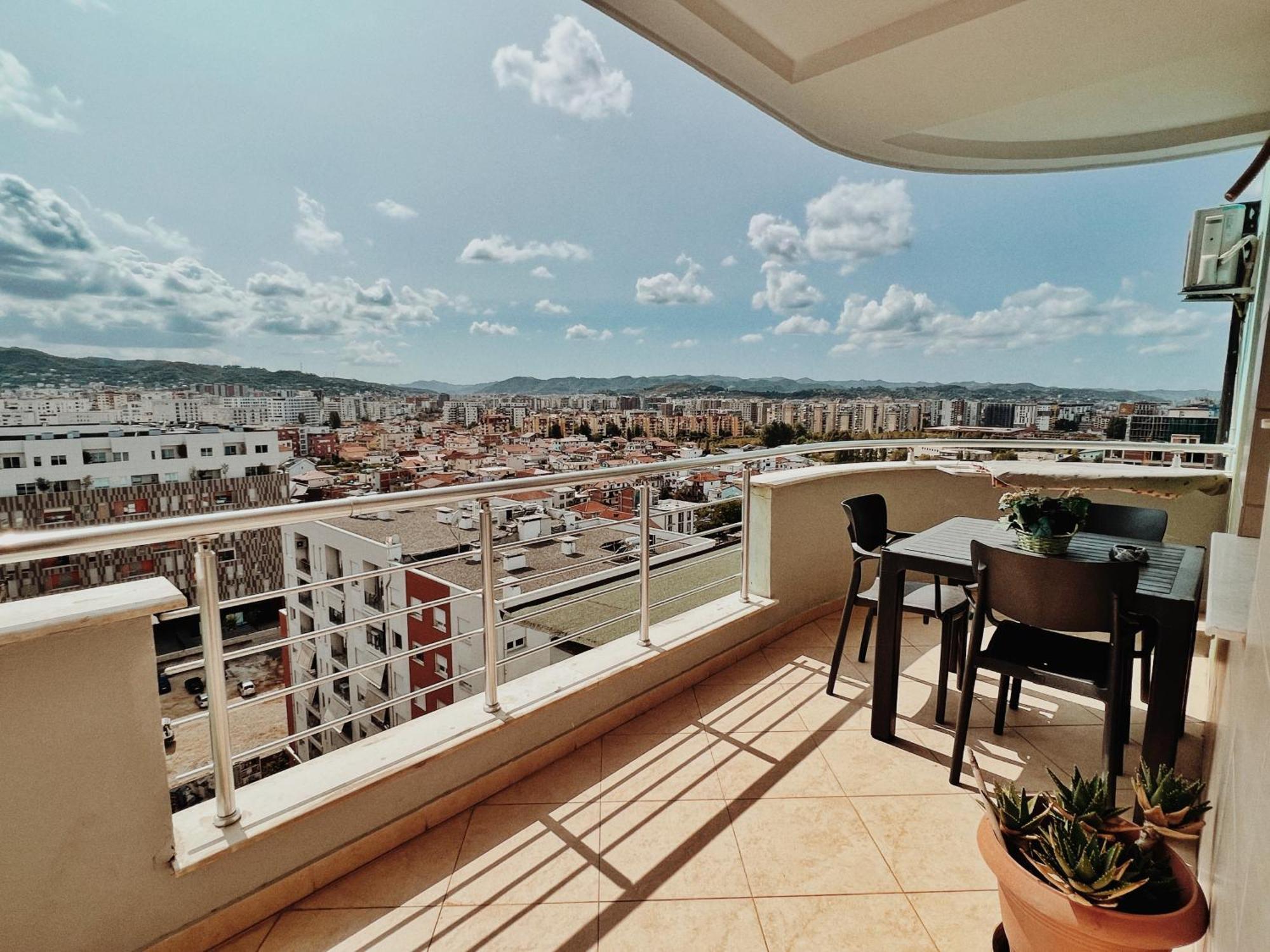 Cozy Rooftop Apartment - Your Home, Away From Home! Tirana Zewnętrze zdjęcie